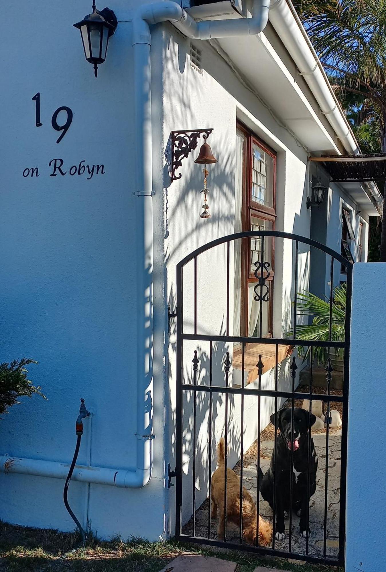19 On Robyn Lägenhet Durbanville Exteriör bild